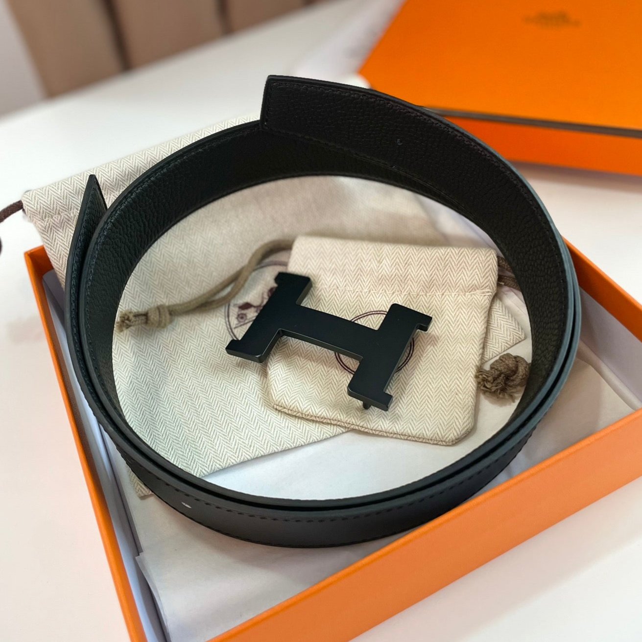 HERMES CONSTANCE BELT BUCKLE & REVERSIBLE BLACK LEATHER STRAP 38MM