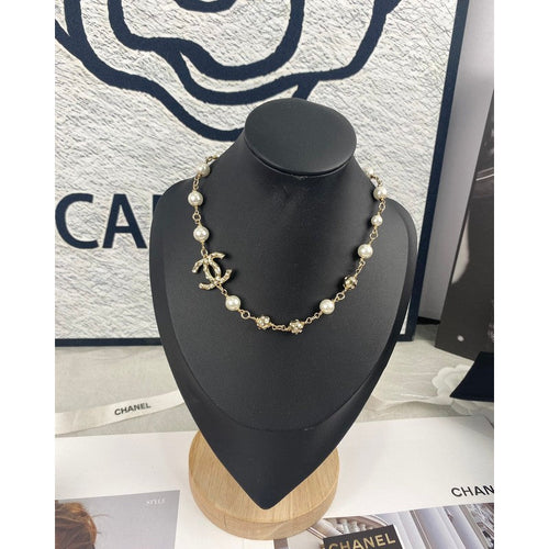 18K  Chanel White Pearls Necklace