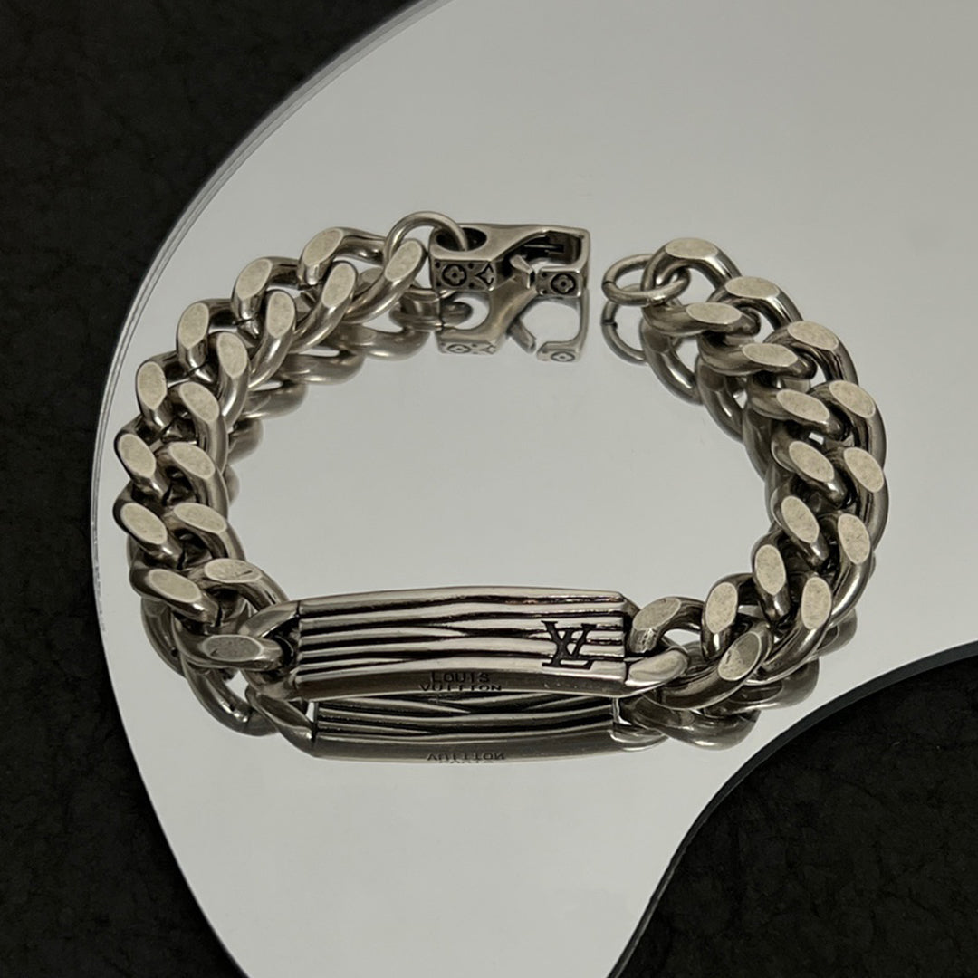 18K Louis Vuitton Vintage Chains Bracelet