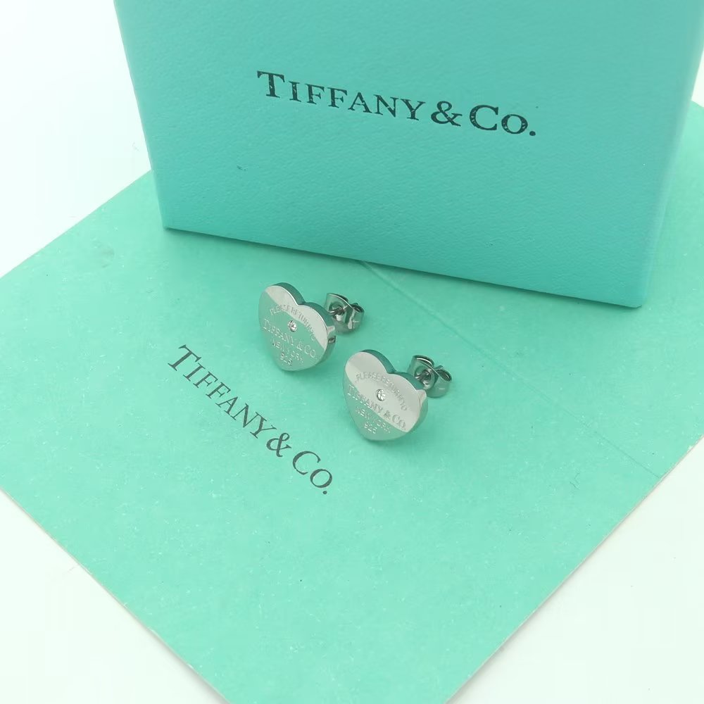 18K Return to Tiffany Heart Tag Stud Earrings