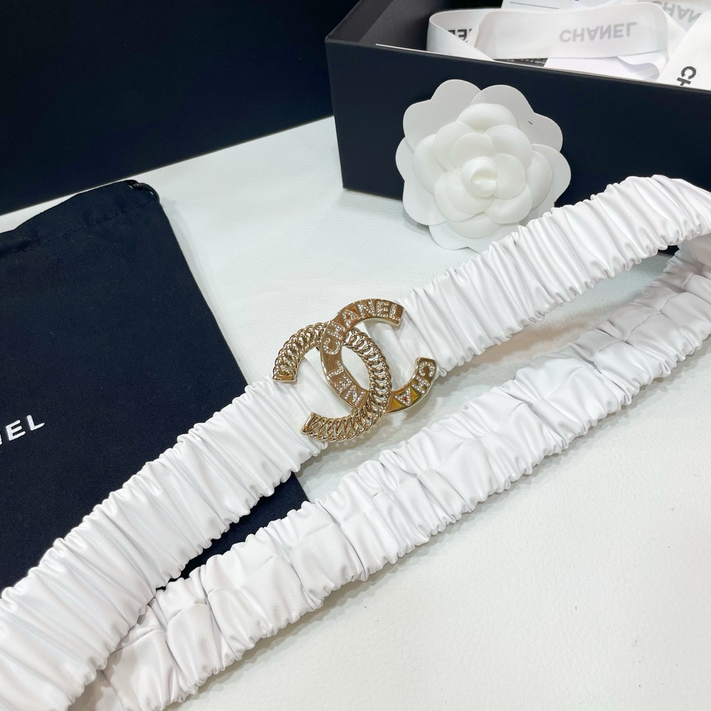 CHANEL DOUBLE 30MM STRETCH BELT IN WHITE CALFSKIN GOLD CHAIN BUCKLE CRYSTAL LOGO