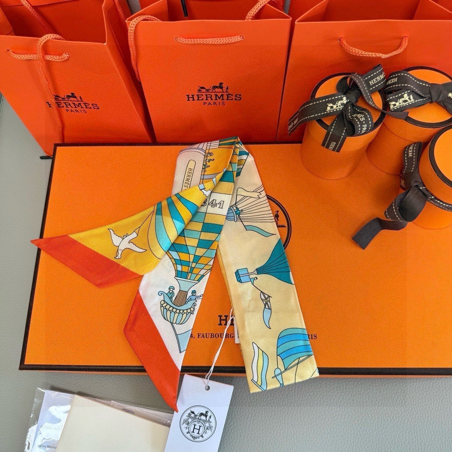 HERMES HERMES 25S NECKERCHIEF 86 IN SILK 991545