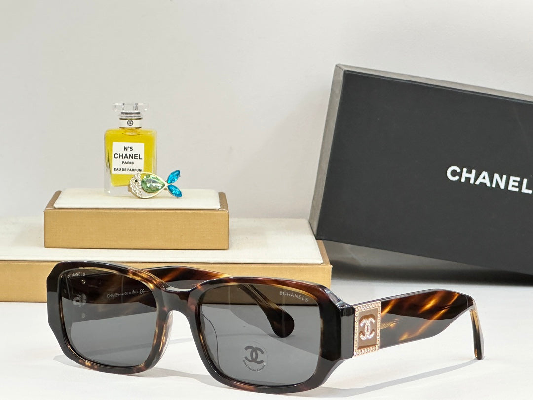 CHANEL RECTANGULAR SUNGLASSES CH4366 IN ACETATE EMBOSSED CRYSTAL