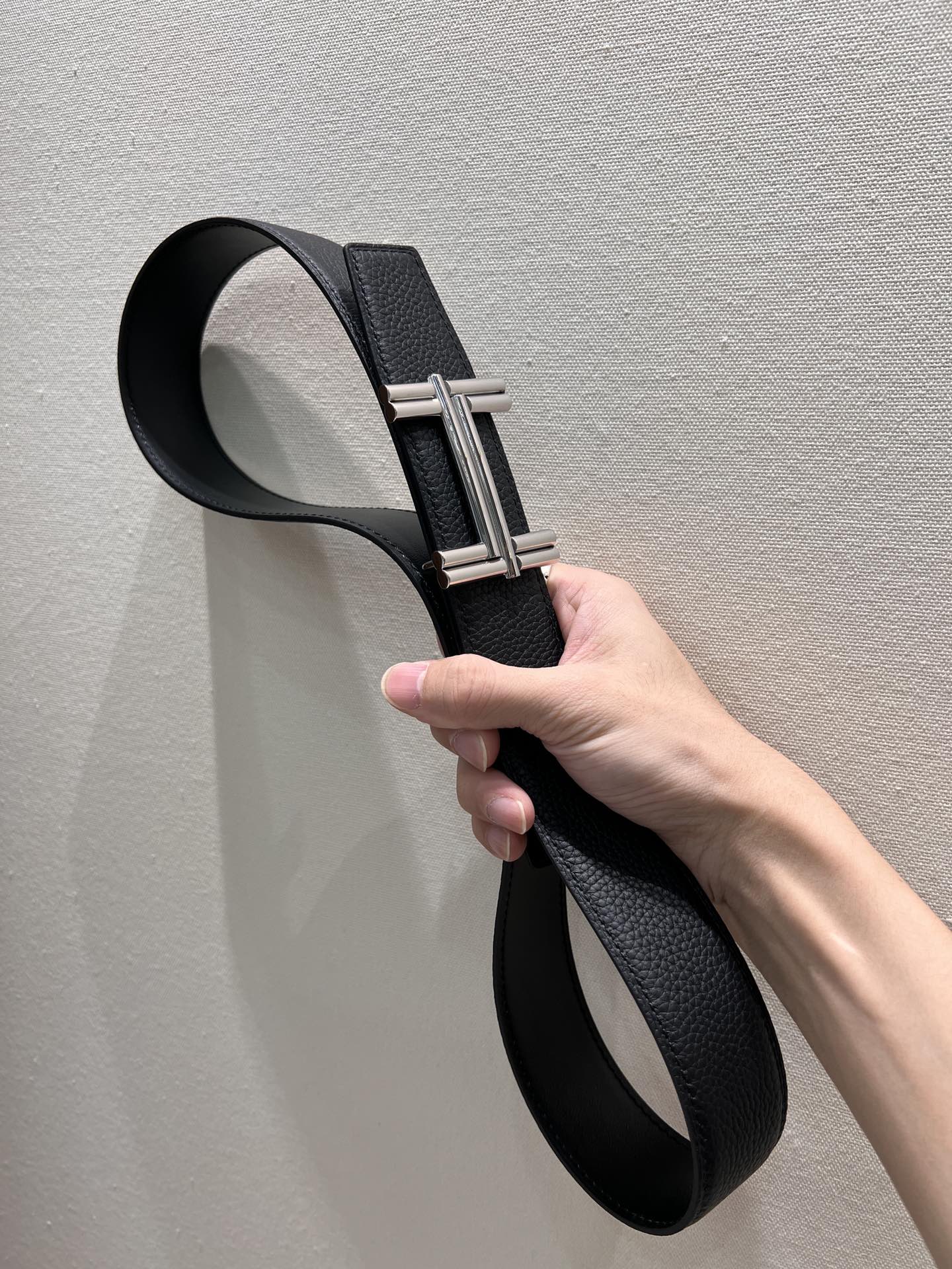 HERMES TRAVERSE BELT BUCKLE & REVERSIBLE BLACK LEATHER STRAP 38 MM SILVER HARDWARE