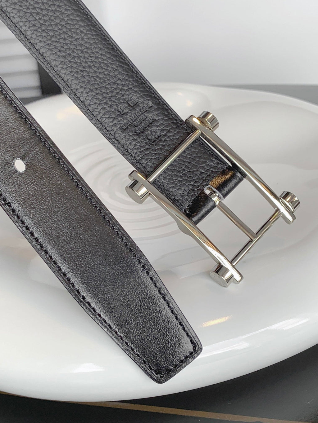 HERMES REVERSIBLE BLACK LEATHER STRAP 32 MM SILVER HARDWARE
