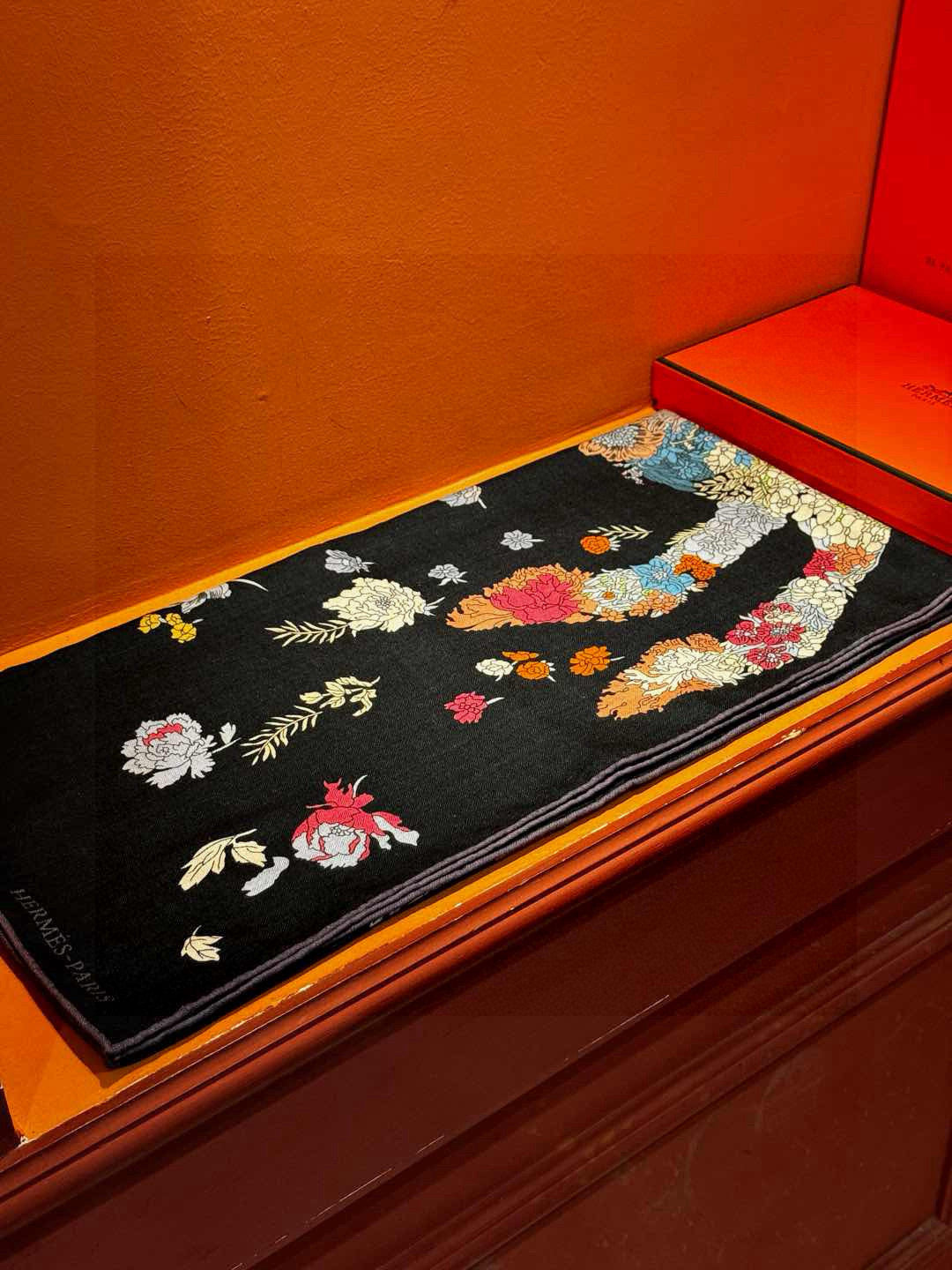 HERMES HERMES 25S SCARF 140 IN CASERE SILK 709657